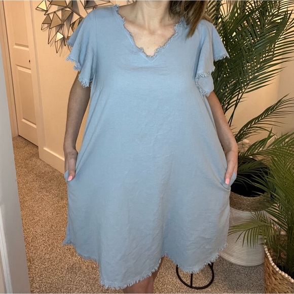 UMGEE | Frayed V-Cut Dress with Pockets - Picture 3 of 12